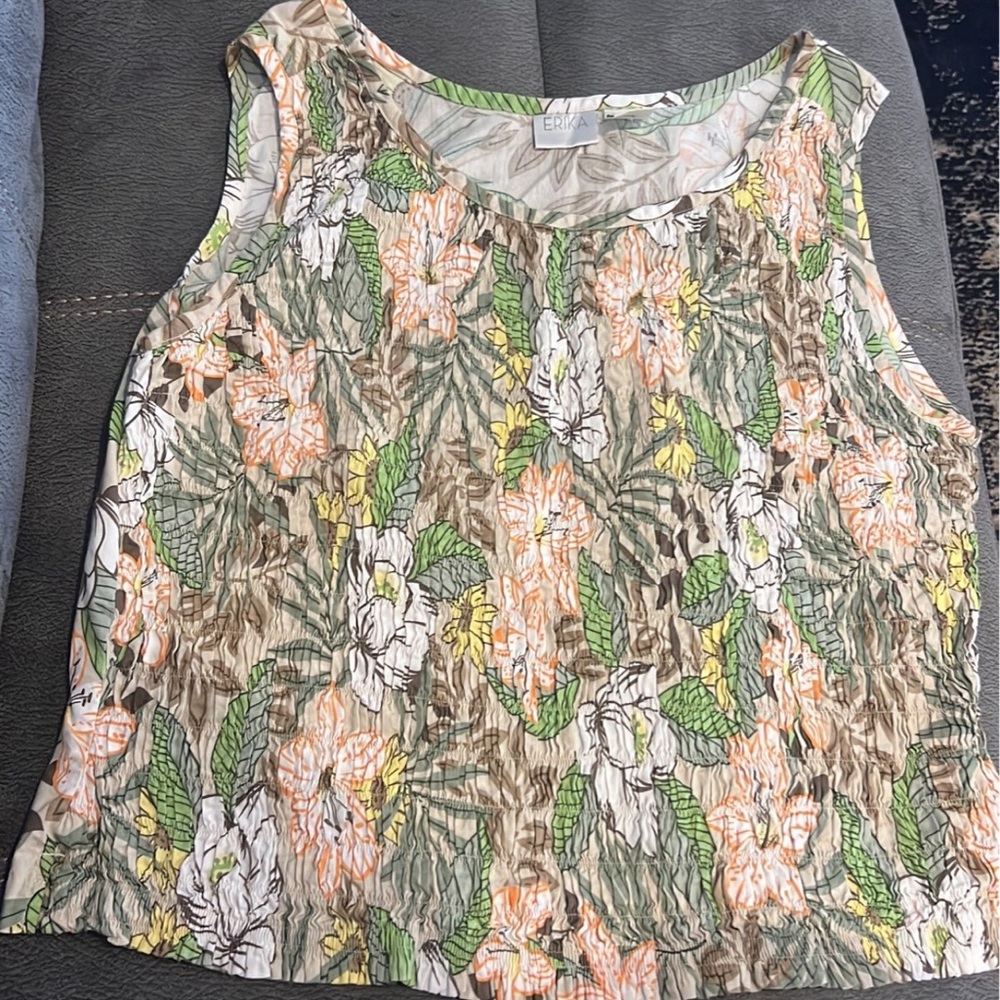 Women’s Tank Top Erika brand size XL. Perfect for summer. Fresh
